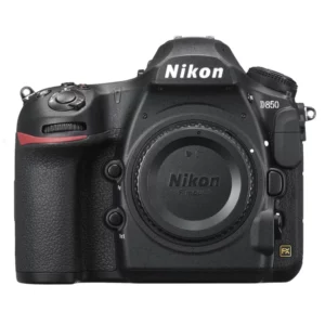 Le Nikon D850 est un reflex numérique haut de gamme doté d'un capteur CMOS plein format de 45,7 mégapixels, d'un système AF avancé, d'une vidéo 4K UHD, et d'une robuste construction en alliage