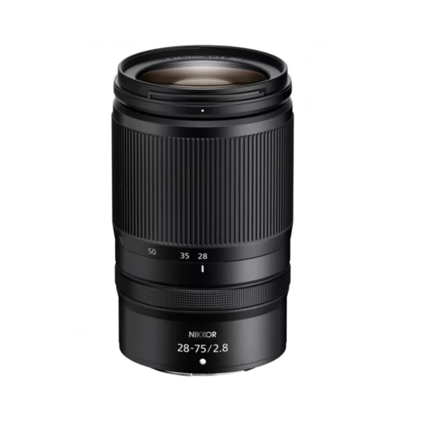 Le NIKON Nikkor Z 28-75mm F 2.8 est l'objectif ultime pour les photographes exigeants. Avec sa qualité optique supérieure, sa grande ouverture constante et sa polyvalence, il capture des images nettes et détaillées dans toutes les conditions, offrant une esthétique exceptionnelle.