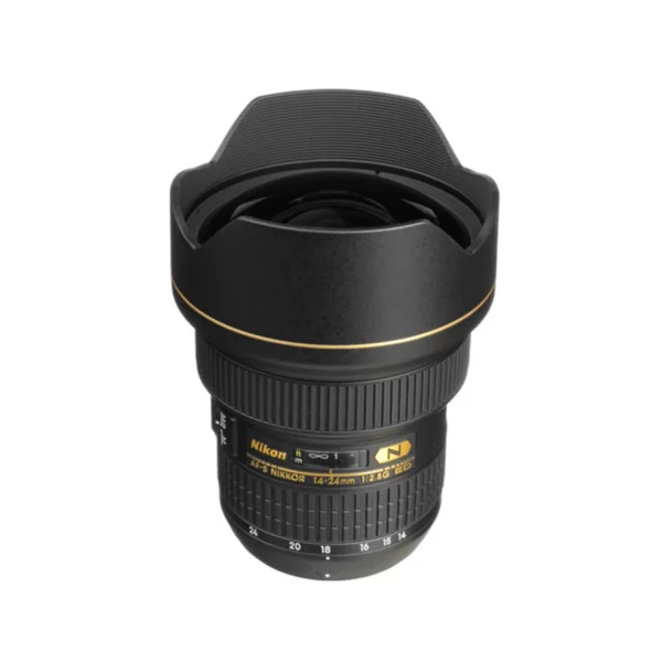 Le Nikon AF-S NIKKOR 14-24mm f/2.8G ED est un objectif grand-angle professionnel. Avec une ouverture f/2.8 constante, il offre une netteté exceptionnelle et réduit les aberrations chromatiques pour des images de haute qualité.