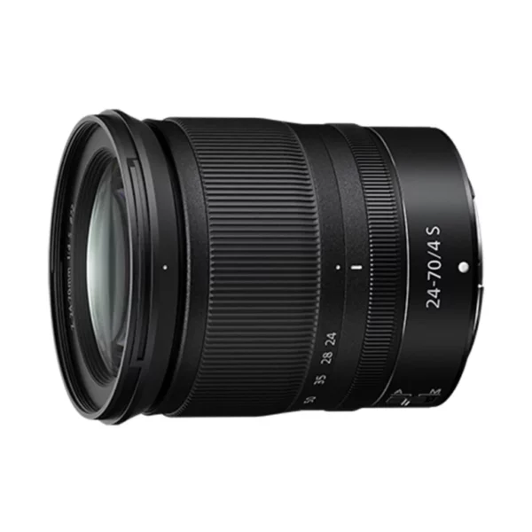 Le Nikon Nikkor Z 24-70mm f/4 S est un objectif standard polyvalent pour les appareils photo Nikon Z. Il offre une grande netteté d'image grâce à ses lentilles ED et asphériques, avec une ouverture constante f/4 et une conception compacte.