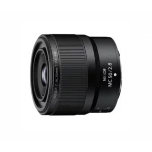 Le Nikon Nikkor Z MC 50mm f/2.8 est un objectif macro polyvalent pour appareils photo Nikon Z, offrant une mise au point rapprochée jusqu'à 1:1, idéal pour la photographie de détails et de petits sujets avec une grande précision optique.