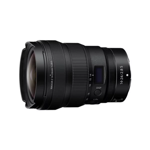 Le Nikon Z 14-24mm f/2.8 S est un objectif zoom ultra grand-angle conçu pour les appareils photo hybrides Nikon Z. Avec une ouverture maximale constante de f/2.8, il offre des performances exceptionnelles dans des conditions de faible luminosité et permet de capturer des images nettes avec un magnifique flou d'arrière-plan. Cet objectif est idéal pour les paysages, l'architecture et les photographies d'intérieur, grâce à sa conception optique avancée qui minimise les aberrations et maximise la netteté sur tout le cadre.