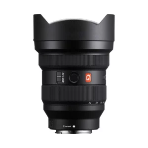 Le Sony 12-24 mm f/2.8 GM est un objectif ultra-grand-angle de haute qualité conçu pour les appareils photo sans miroir plein format Sony E-mount. Il offre une ouverture maximale rapide de f/2.8, idéale pour la photographie en basse lumière et pour créer un flou d'arrière-plan esthétique. Cet objectif est particulièrement adapté aux paysages, à l'architecture et à d'autres types de photographie nécessitant une perspective large et une grande profondeur de champ.