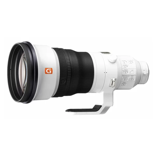 L'objectif Sony FE 400 mm F2.8 GM OSS est un super-téléobjectif de haute performance conçu pour les professionnels de la photographie. Avec une ouverture maximale rapide de f/2.8, il offre une qualité d'image exceptionnelle et est idéal pour la photographie sportive, la faune et d'autres utilisations nécessitant une longue portée et une grande luminosité.