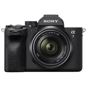 Appareil photo Sony Alpha 7 IV + Objectif FE 28-70mm f/3.5-5.6 SEL : Capteur plein format 33 MP, vidéo 4K 60p, autofocus rapide, stabilisation 5 axes, écran tactile orientable, viseur OLED, connectivité Wi-Fi/Bluetooth, polyvalent pour photo et vidéo.