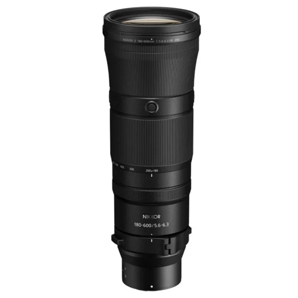 L'objectif Nikkor Z 180-600mm f/5.6-6.3 est polyvalent avec une plage focale étendue, idéal pour la photographie de nature et de sport. Offre une qualité d'image exceptionnelle avec mise au point rapide et précise.