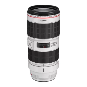 Le Canon EF 70-200mm f/2.8L IS III est un objectif télézoom professionnel. Il offre une ouverture constante f/2.8, un stabilisateur d'image avancé, une mise au point rapide et une construction résistante aux intempéries.